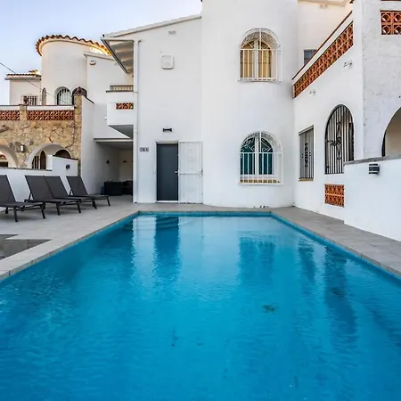 Villa Welcs 022 Emp La Morgana Con Piscina Privada